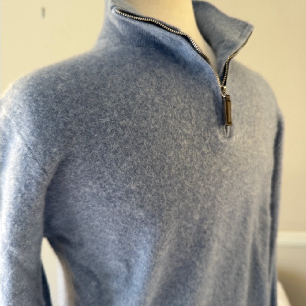 Tahari  Fuzzy and Cozy 1/4 Zip-Up Men’s Pullover, Blue, XL.